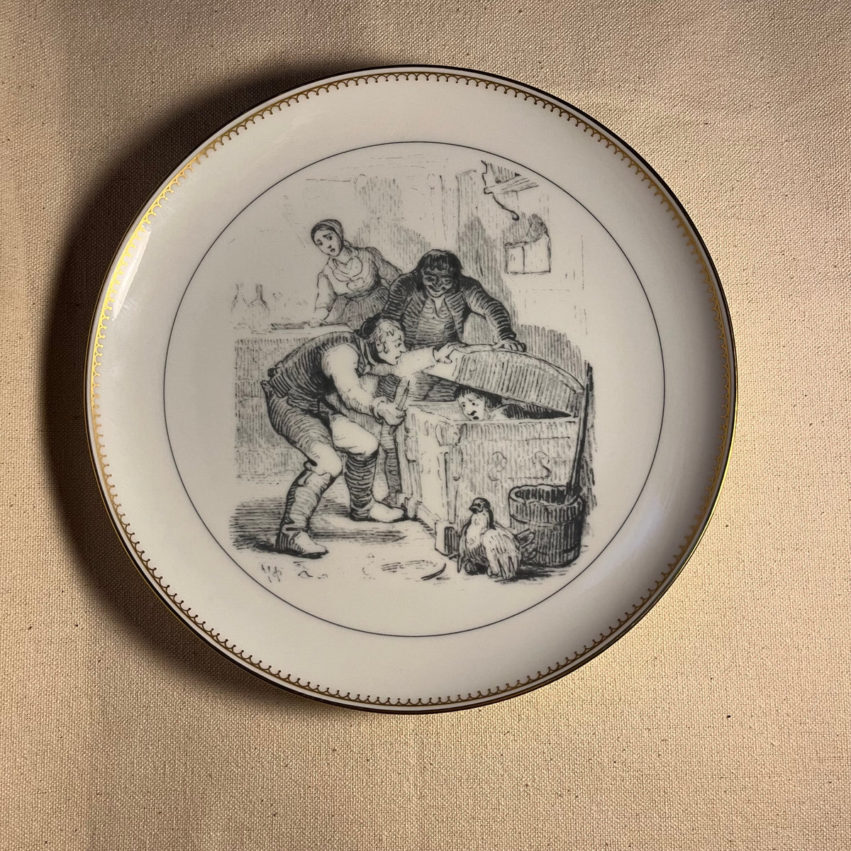 Plato Bing & Grøndahl serie Hans Christian Andersen, ilustración en negro sobre porcelana blanca, escena de Little Claus and Big Claus