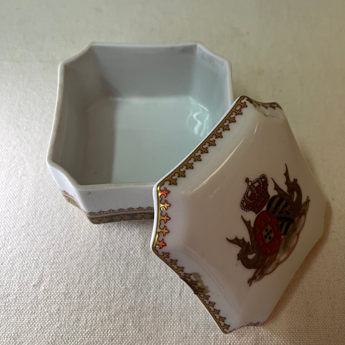 Caja de porcelana Sorart, detalle de la decoración