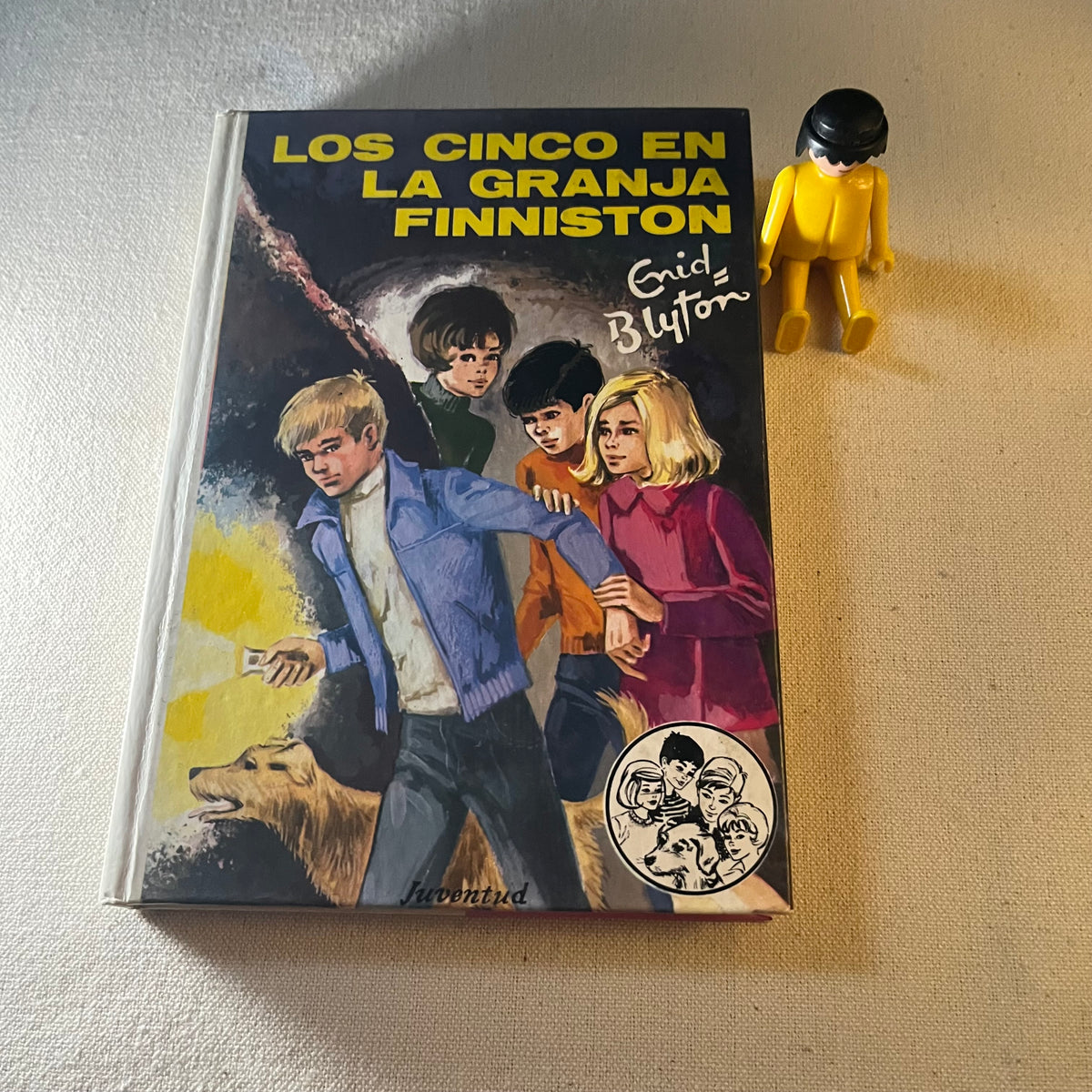 Los cinco en la granja Finniston